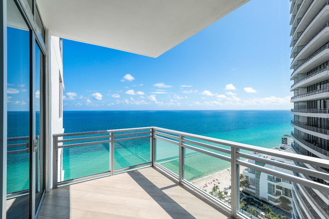 DIPLOMAT OCEANFRONT RESIDENCES - Residential