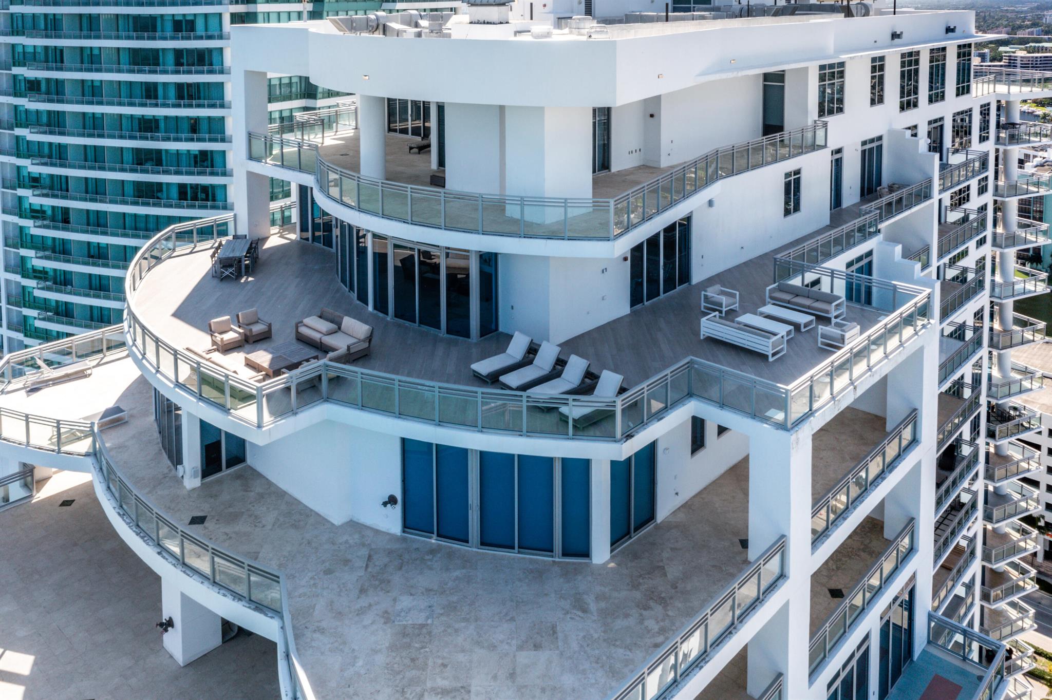 DIPLOMAT OCEANFRONT RESID - Residential