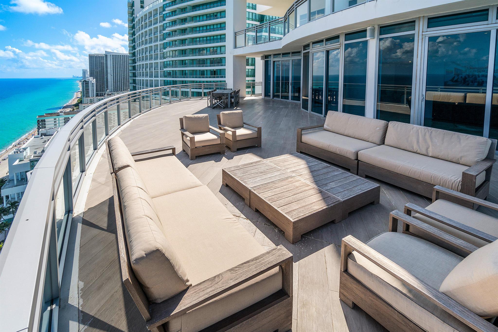 DIPLOMAT OCEANFRONT RESID - Residential