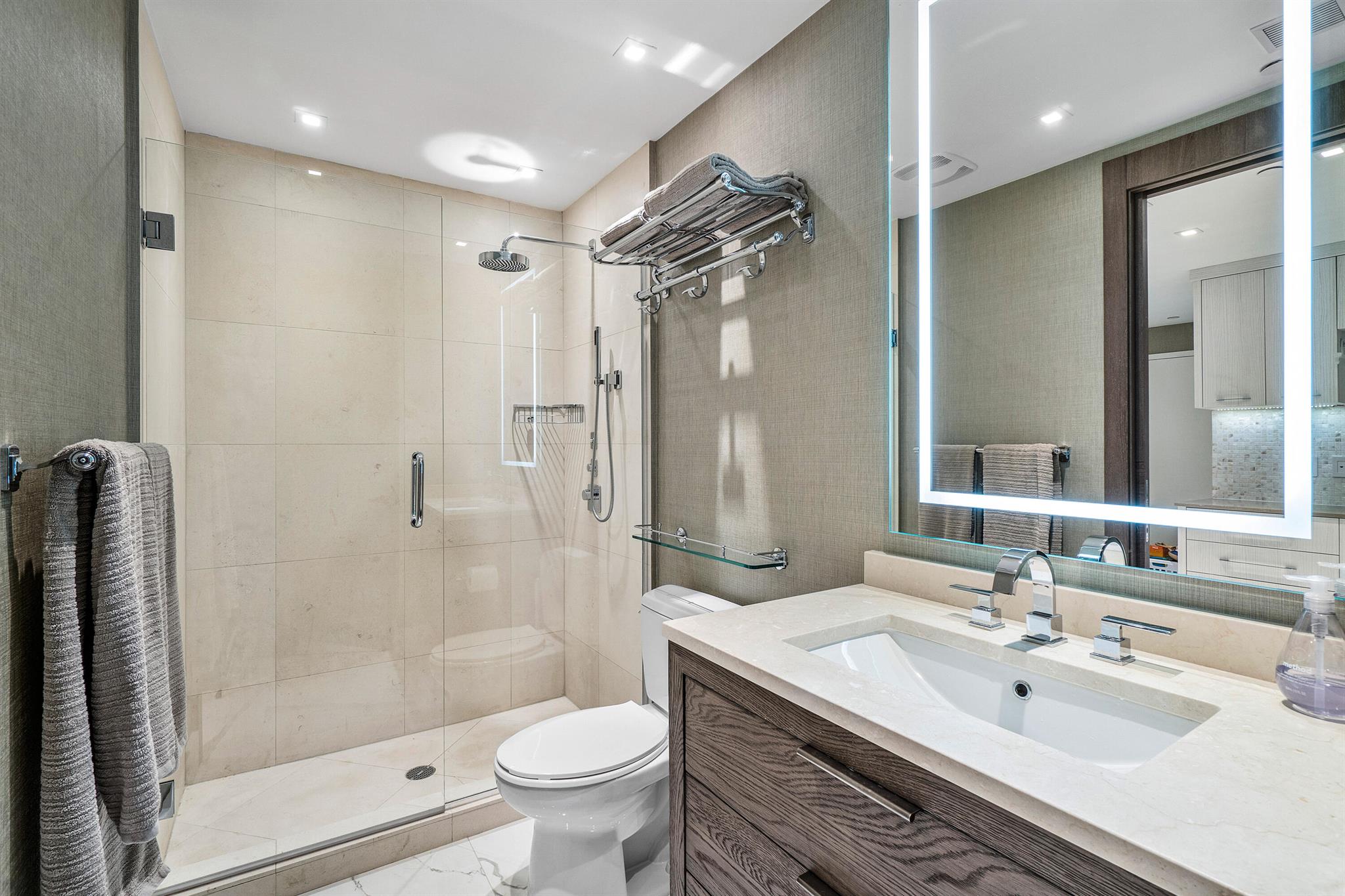 DIPLOMAT OCEANFRONT RESID - Residential