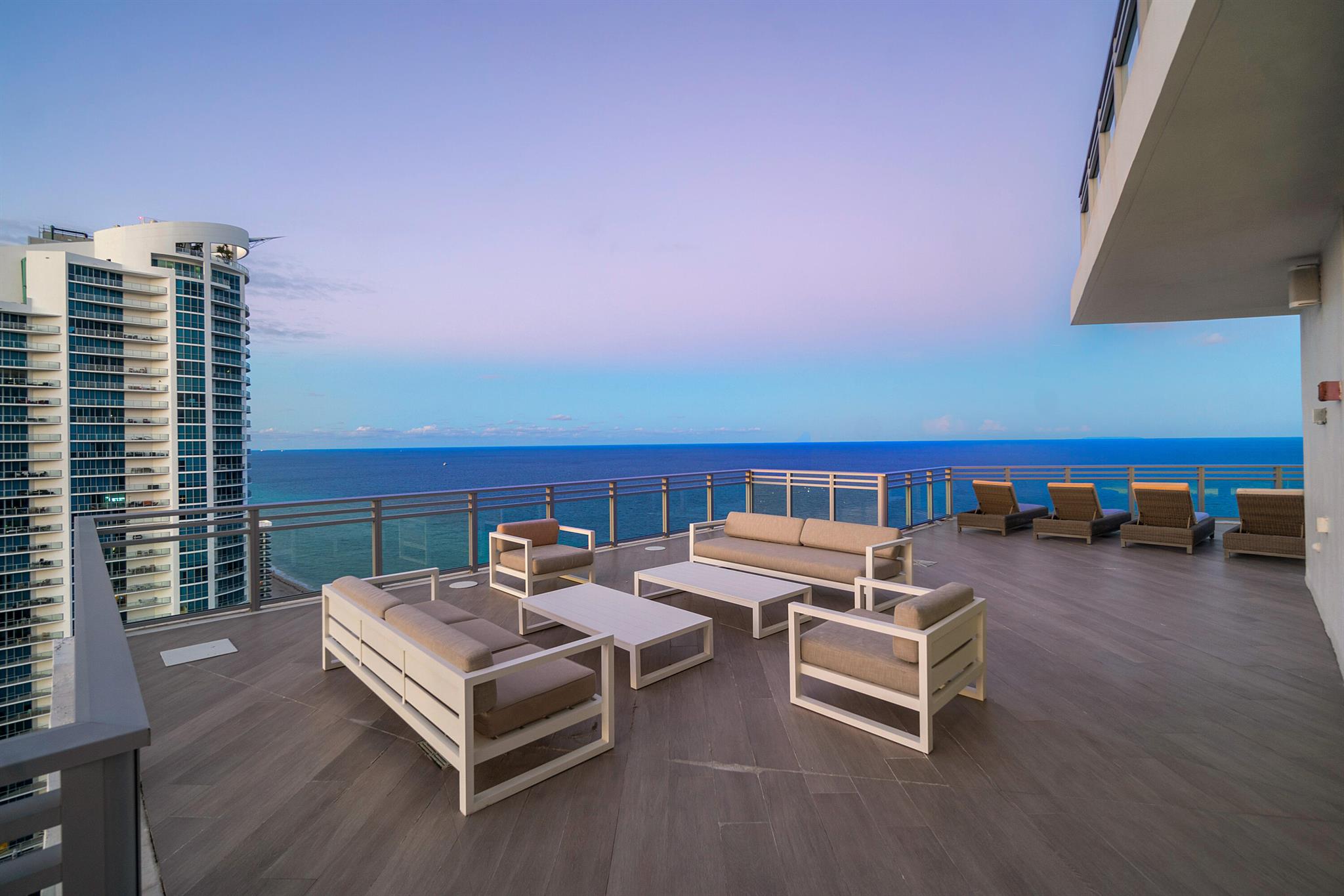 DIPLOMAT OCEANFRONT RESID - Residential