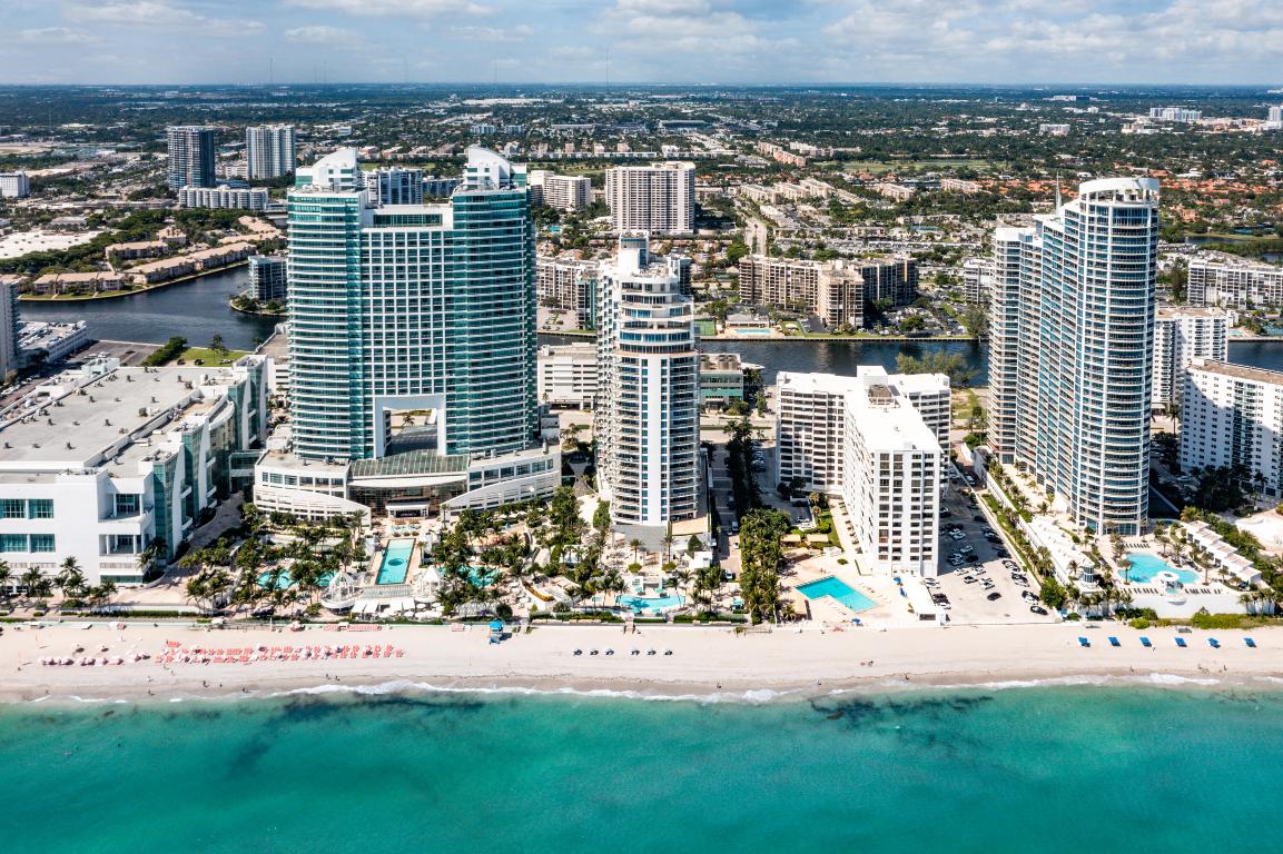 DIPLOMAT OCEANFRONT RESIDENCES - Residential