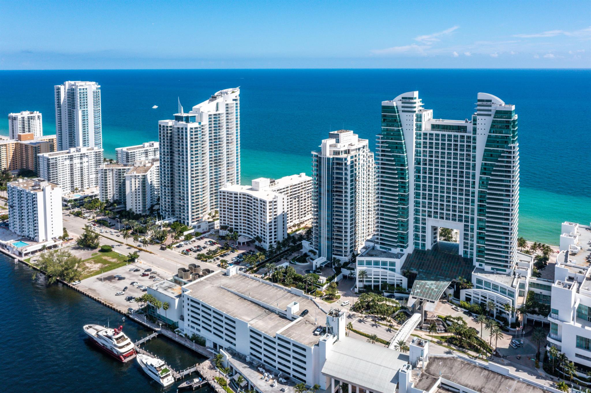 DIPLOMAT OCEANFRONT RESID - Residential