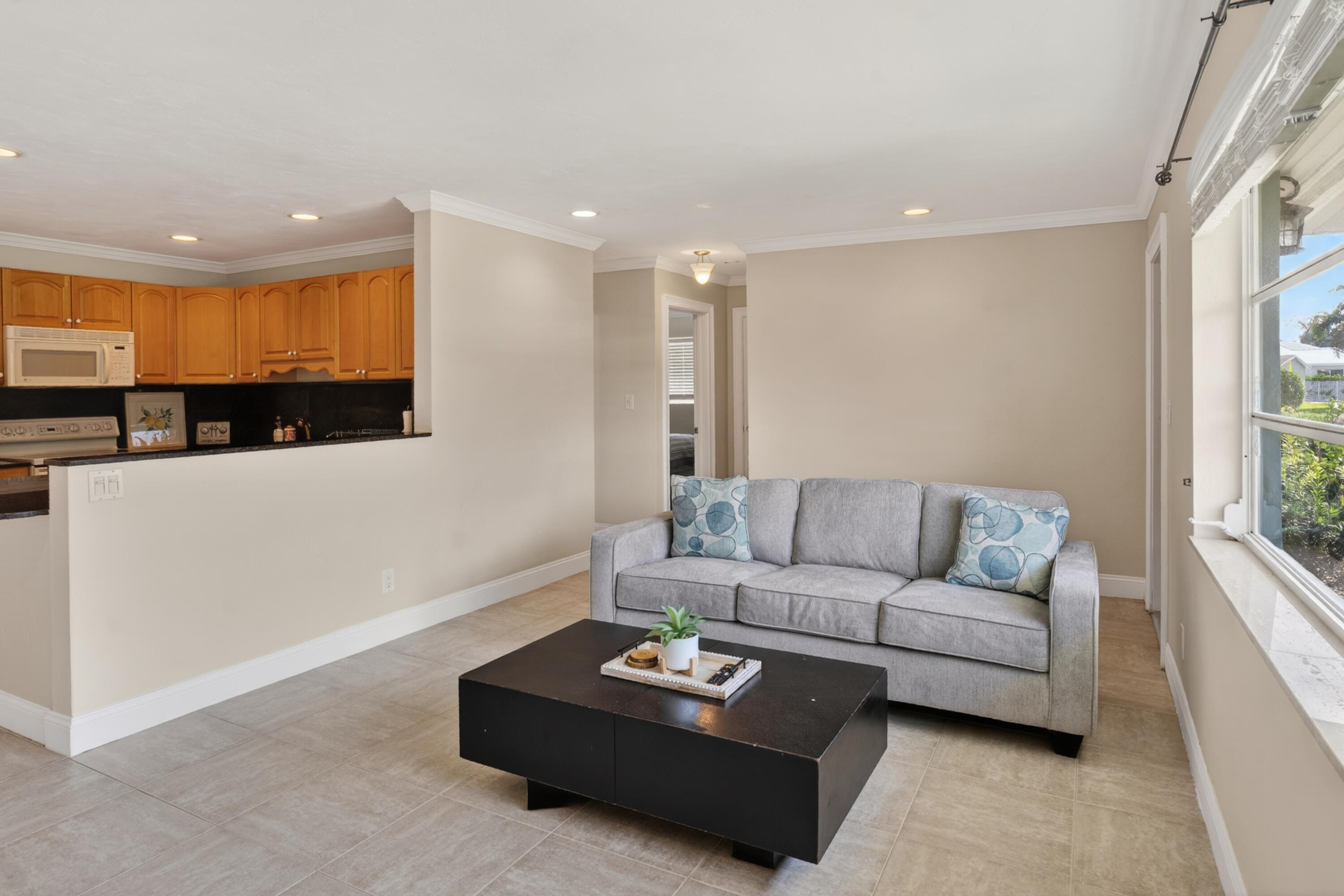 NORTH PALM BEACH VILLAGE OF 4 - Residential Lease