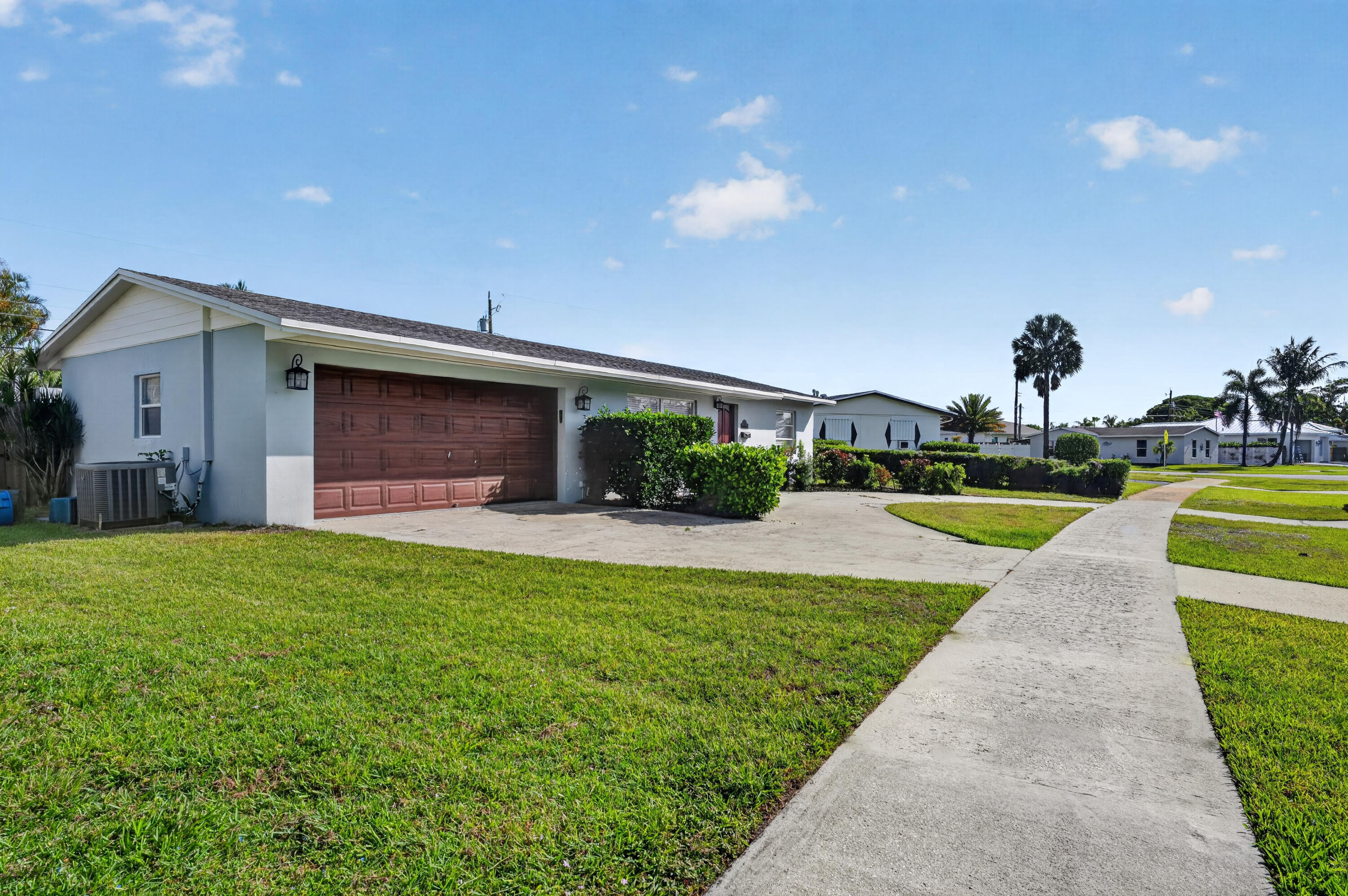 NORTH PALM BEACH VILLAGE OF 4 - Residential Lease