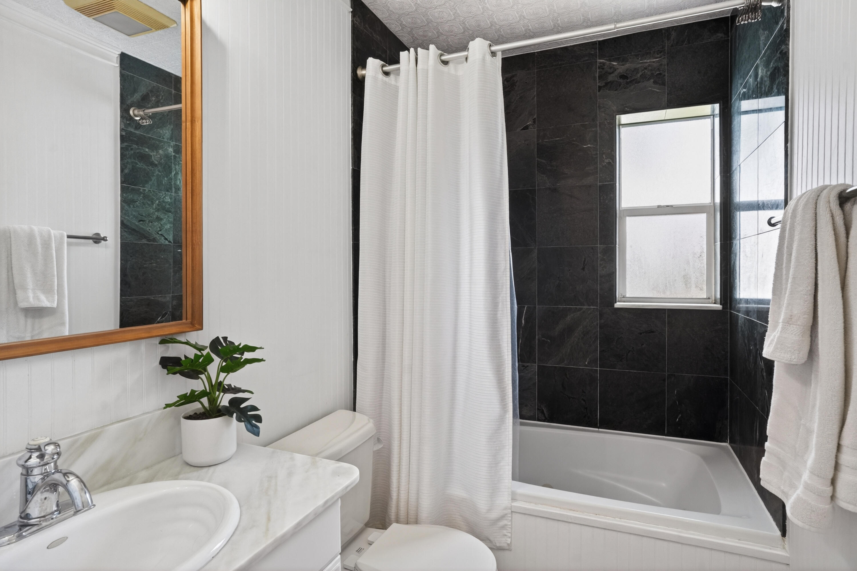 NORTH PALM BEACH VILLAGE OF 4 - Residential Lease