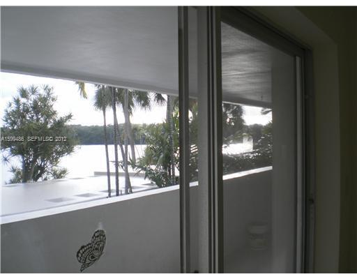 500 BAYVIEW Drive 122
