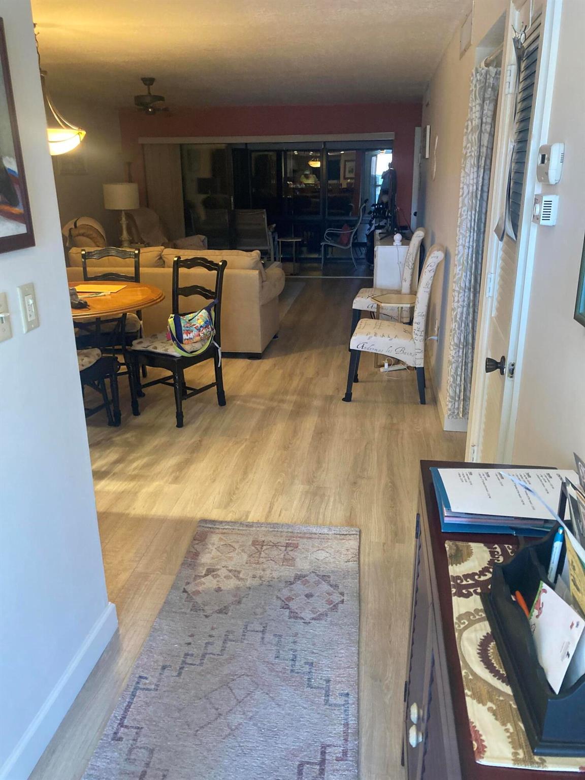 1600 SE Dixie Highway 13-204