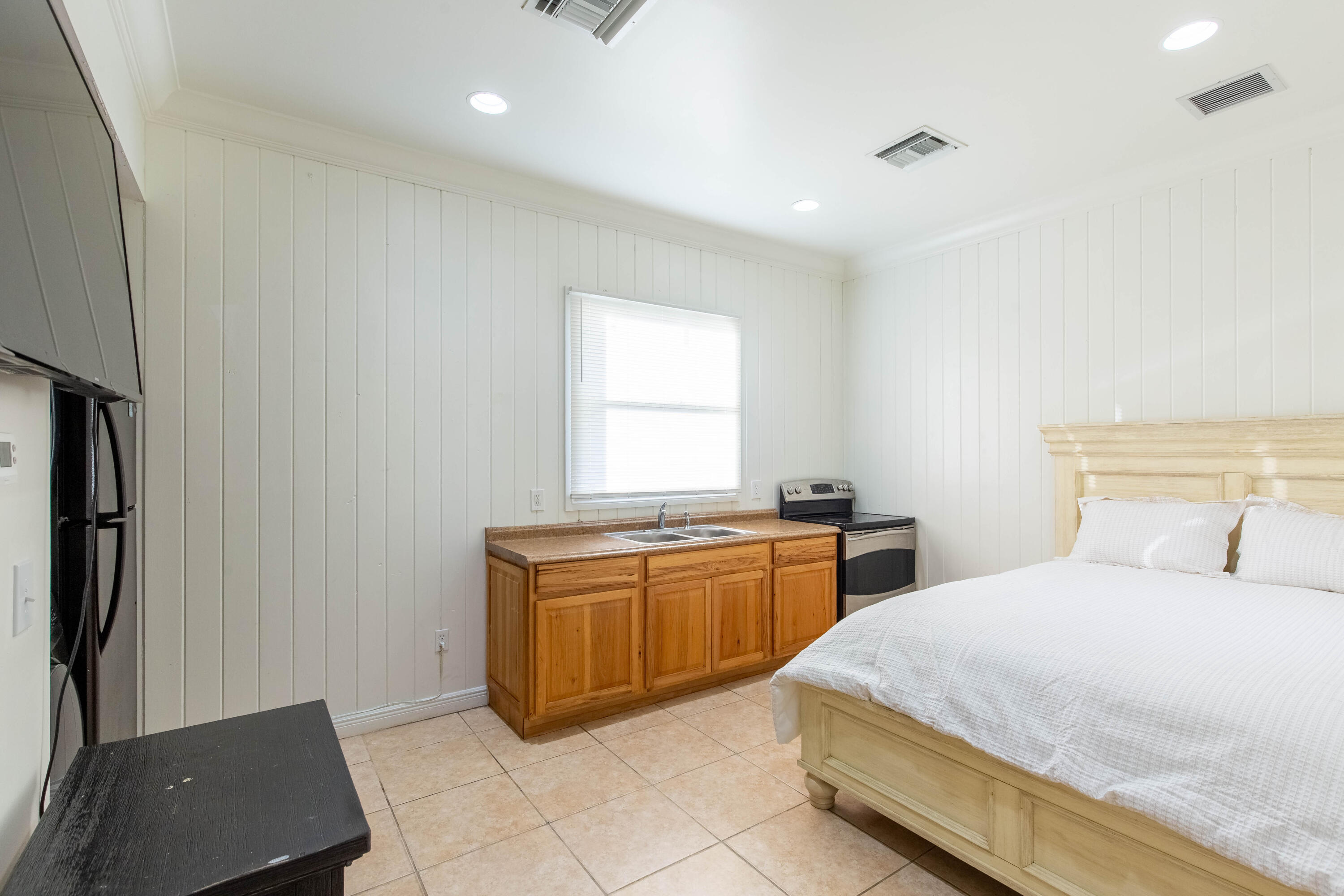 SADDLE TRAIL PARK OF WELLINGTON - Residential Lease