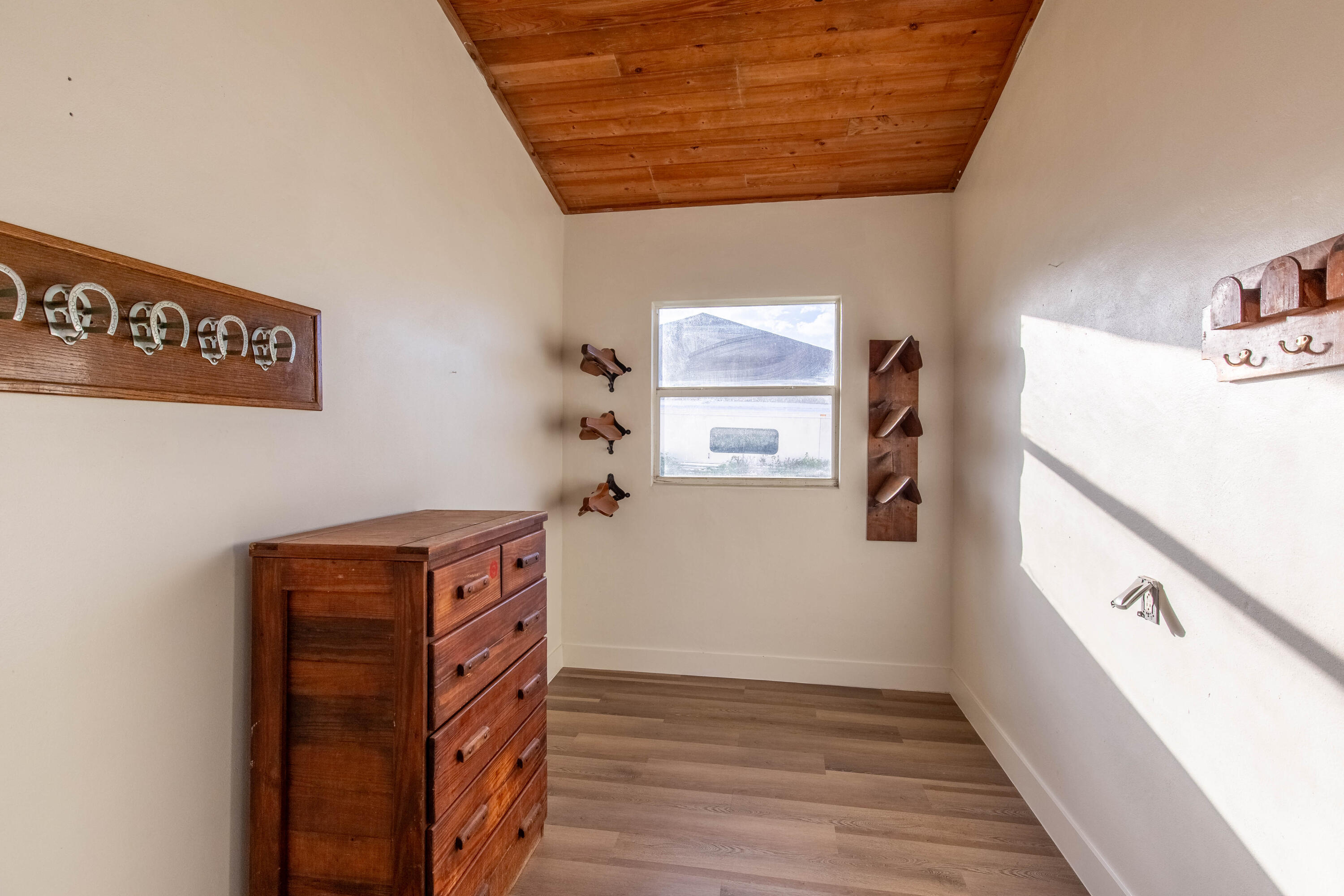 SADDLE TRAIL PARK OF WELLINGTON - Residential Lease