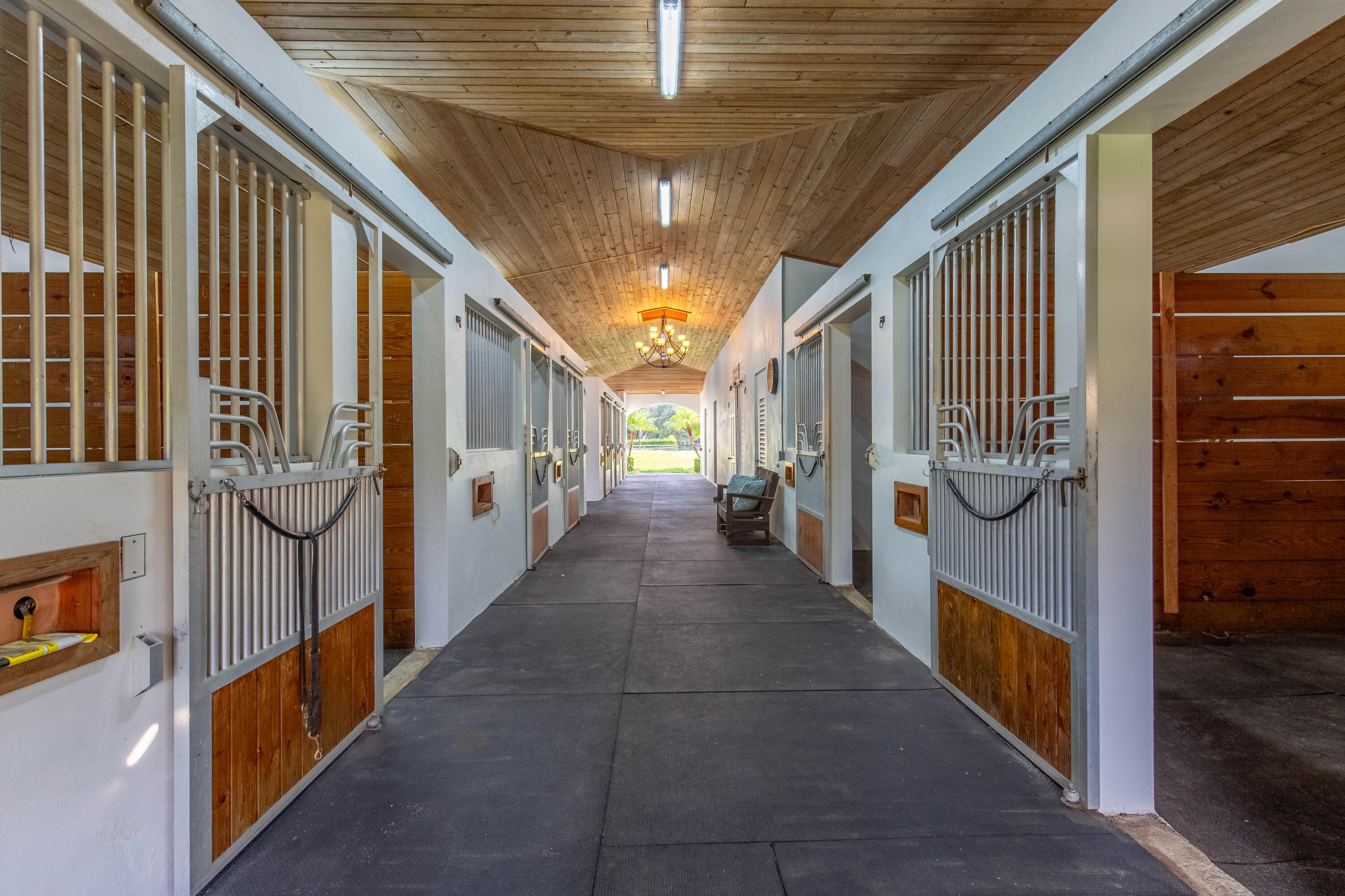 SADDLE TRAIL PARK OF WELLINGTON - Residential Lease