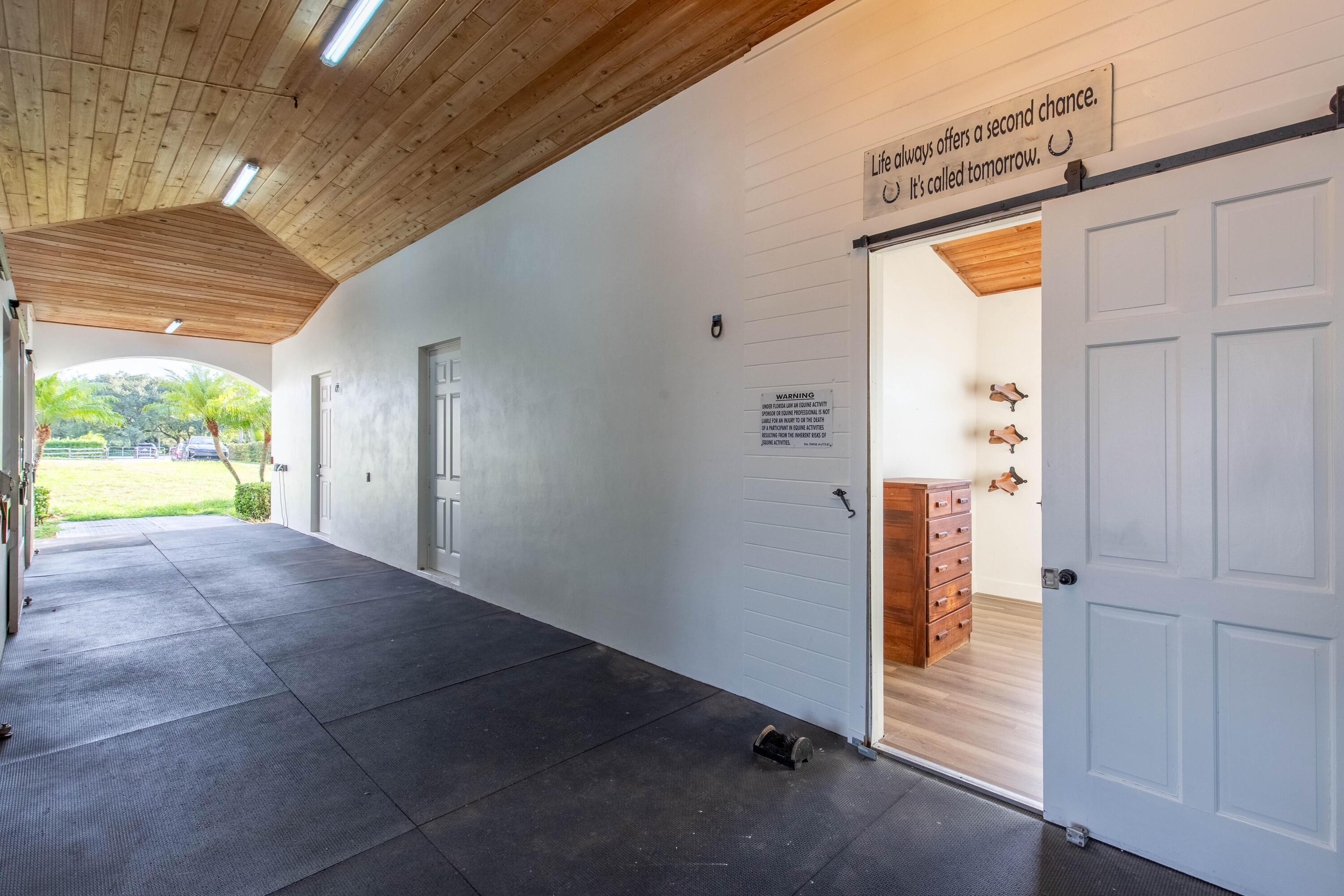 SADDLE TRAIL PARK OF WELLINGTON - Residential Lease