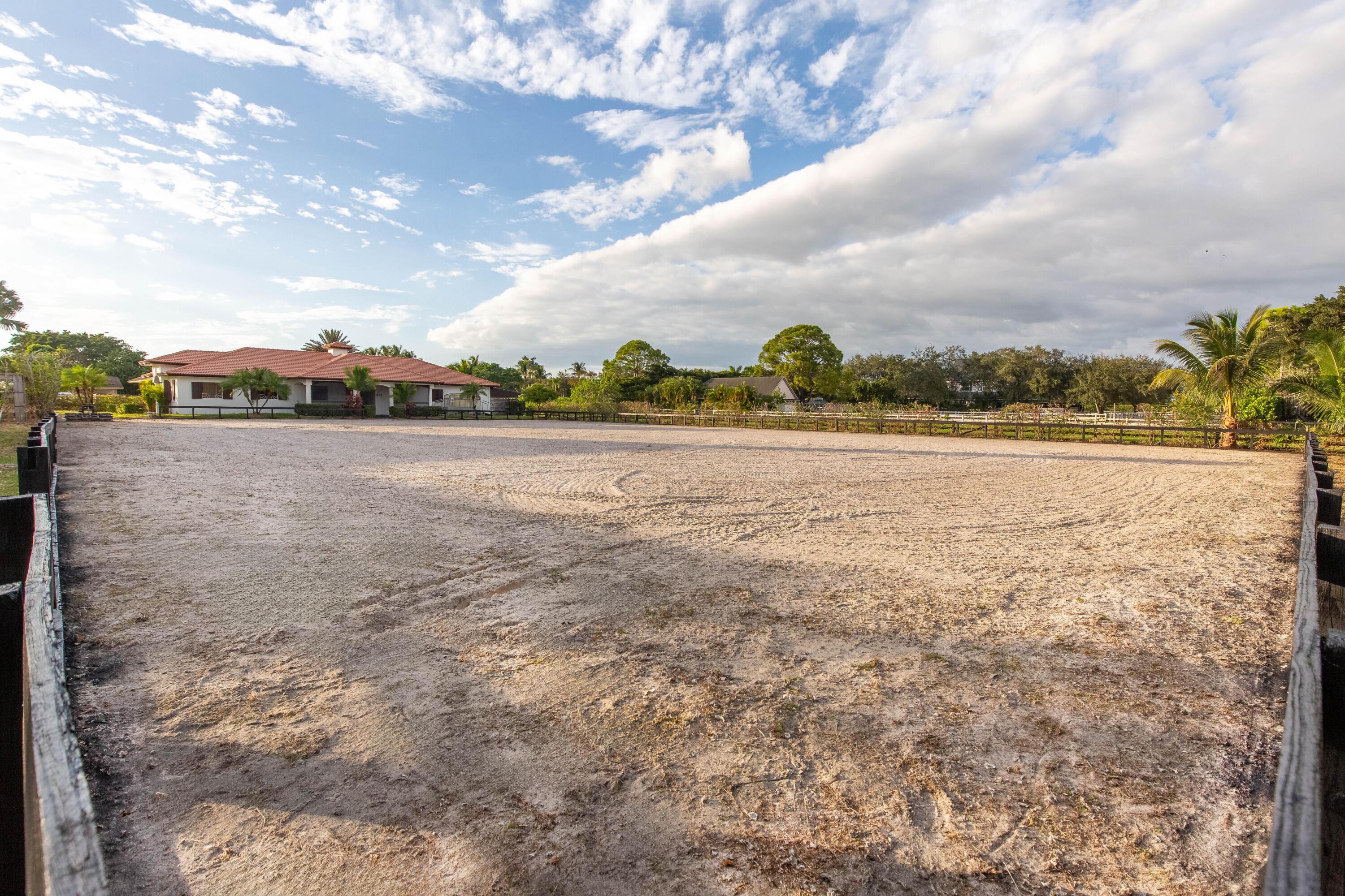 SADDLE TRAIL PARK OF WELLINGTON - Residential Lease