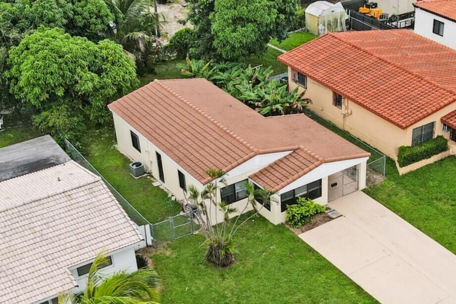 1532 NE 173RD Street