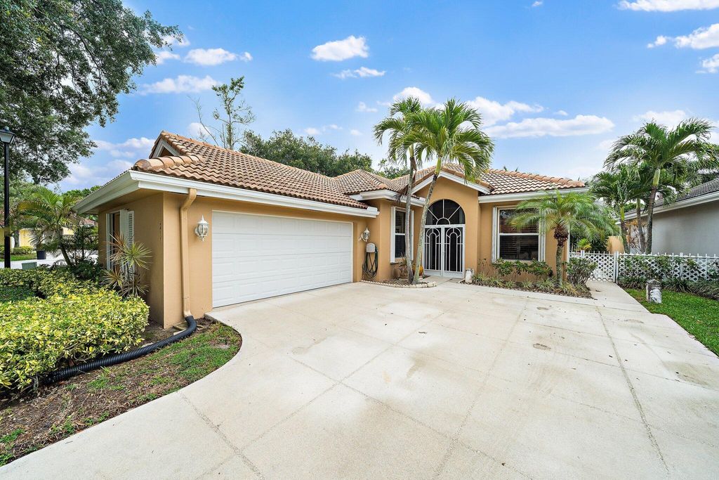 Photo of 211 S Hampton Drive, Jupiter, FL 33458 (MLS # R10725207)