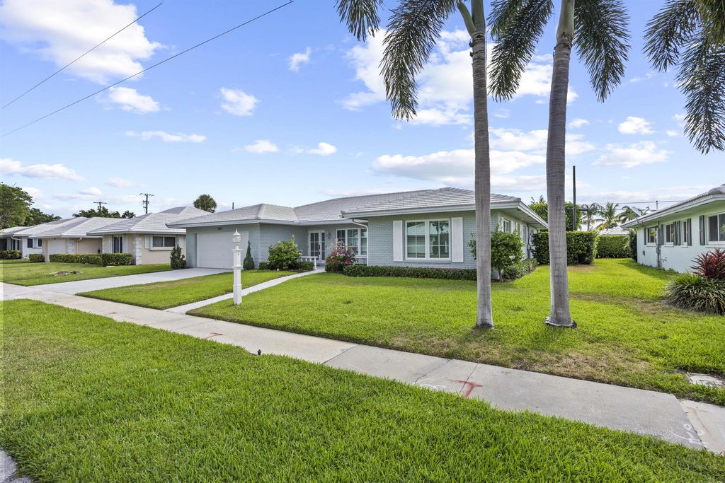 Photo of 1322 Walnut Terrace, Boca Raton, FL 33486 (MLS # R11118261)