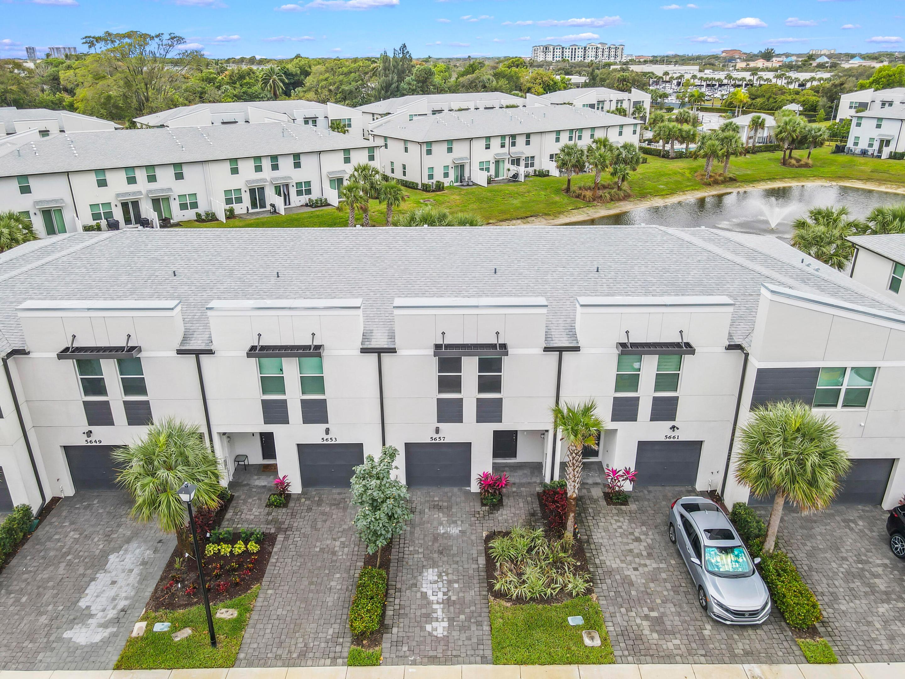 ENCLAVE AT MANGONIA PARK - Residential