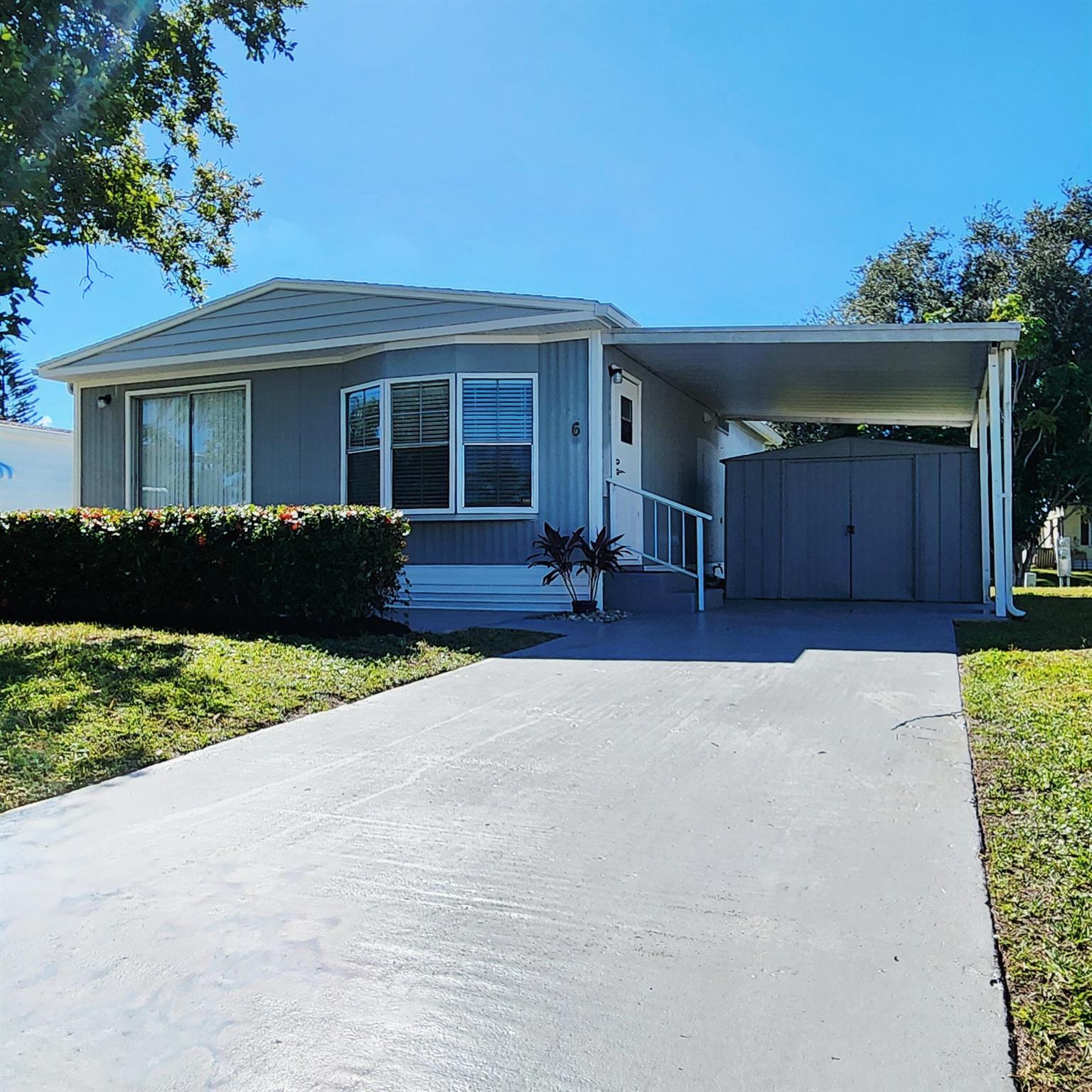 Spanish Lakes Riverfront - Residential