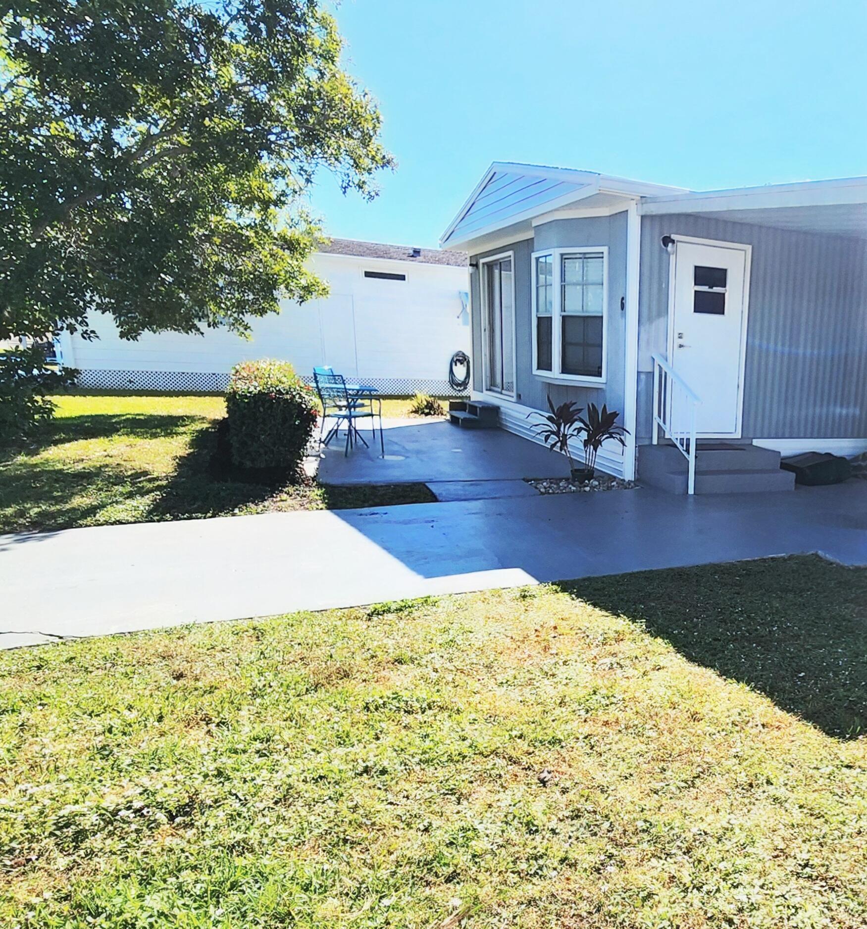 Spanish Lakes Riverfront - Residential