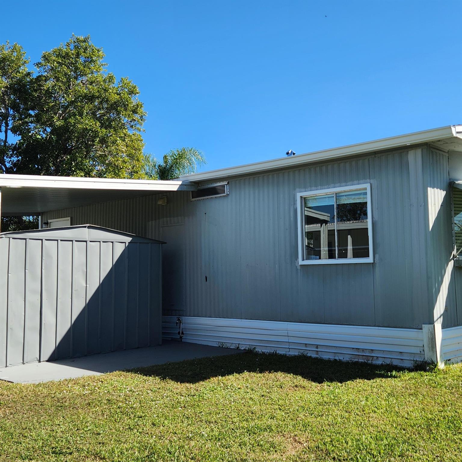 Spanish Lakes Riverfront - Residential