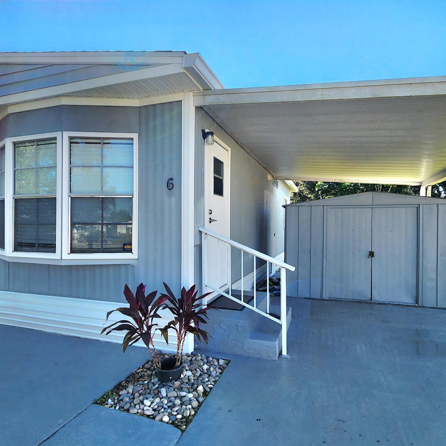 Spanish Lakes Riverfront - Residential