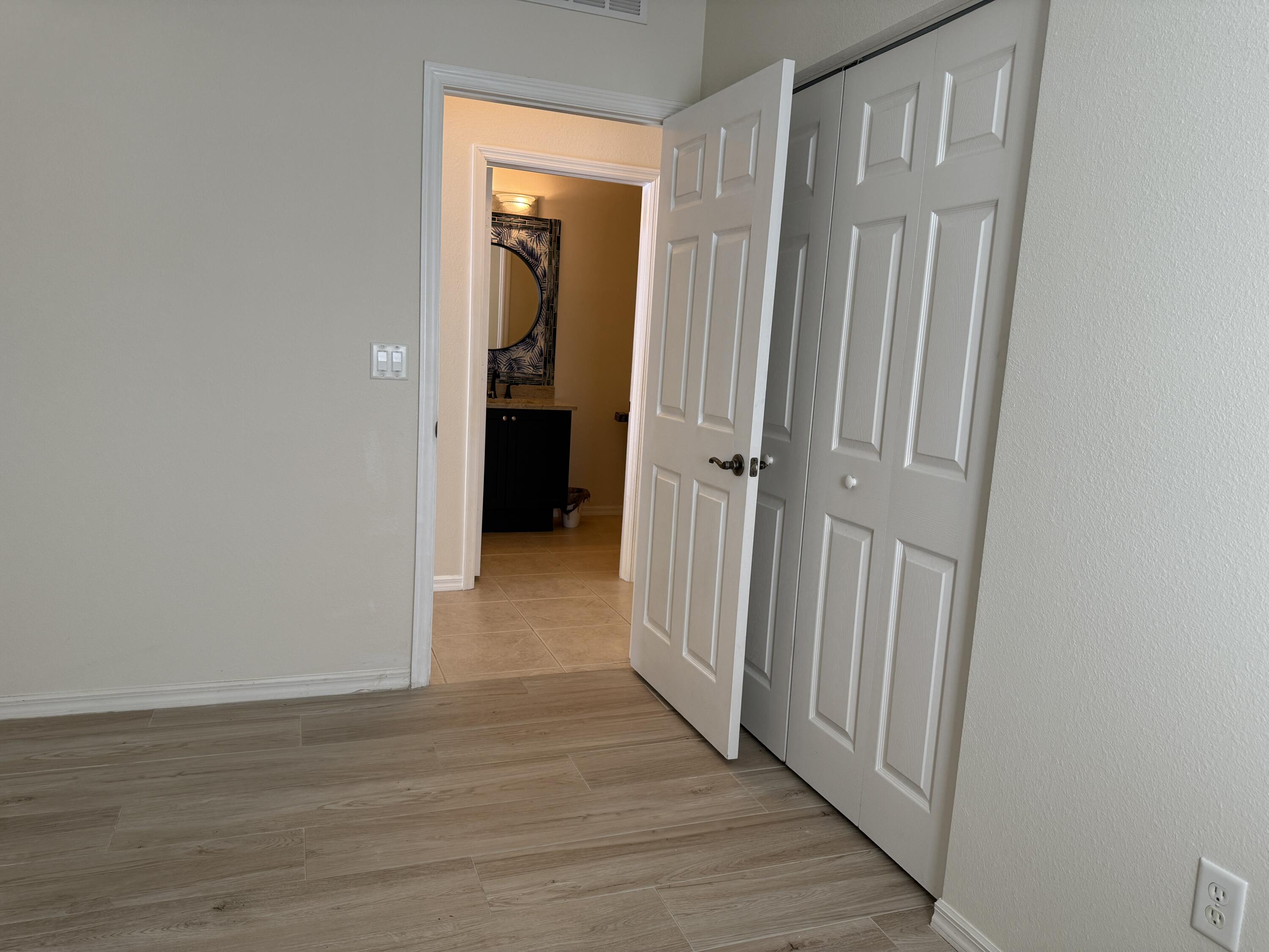 LAKE FOREST - Residential Lease