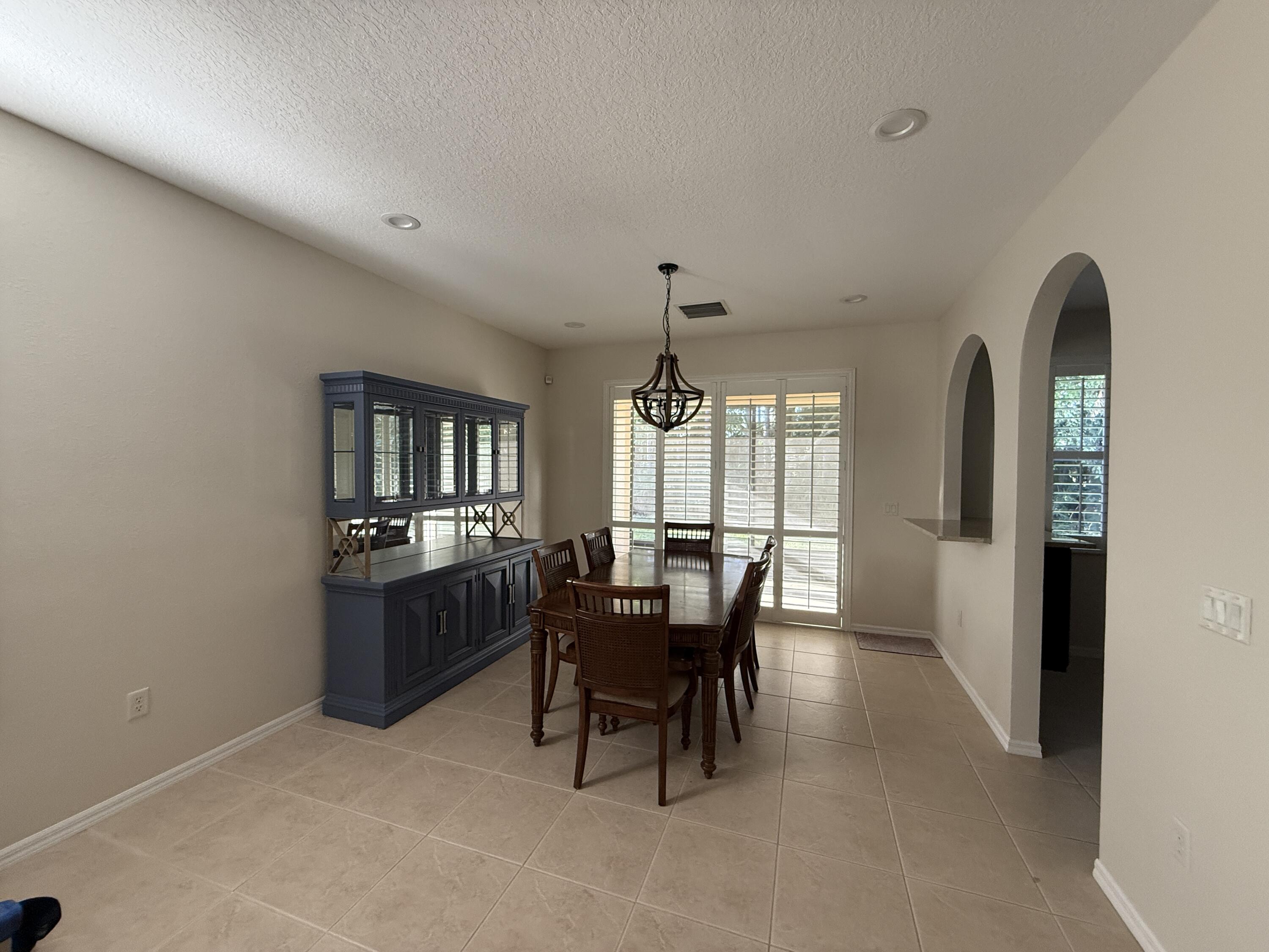 LAKE FOREST - Residential Lease