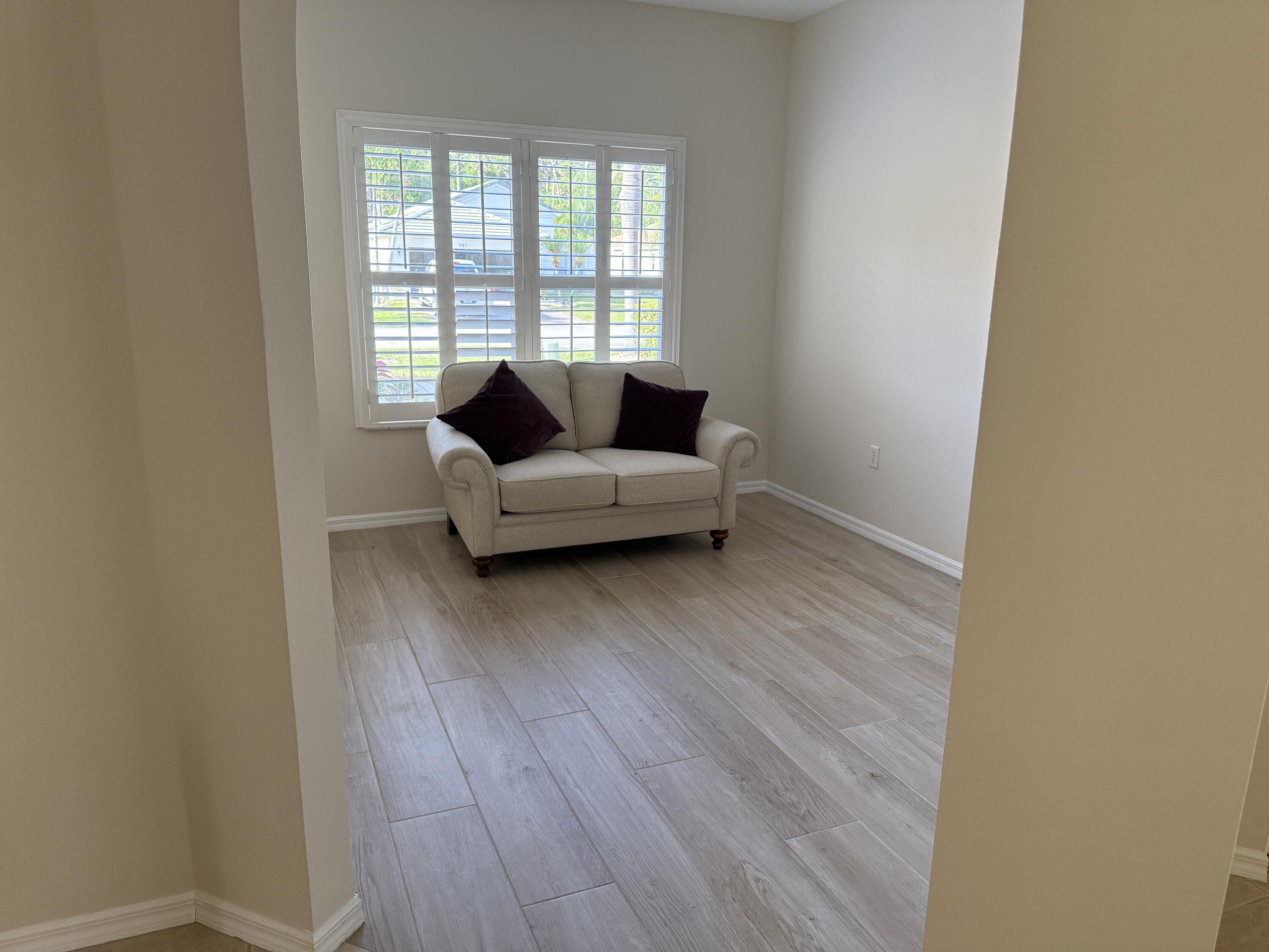 LAKE FOREST - Residential Lease