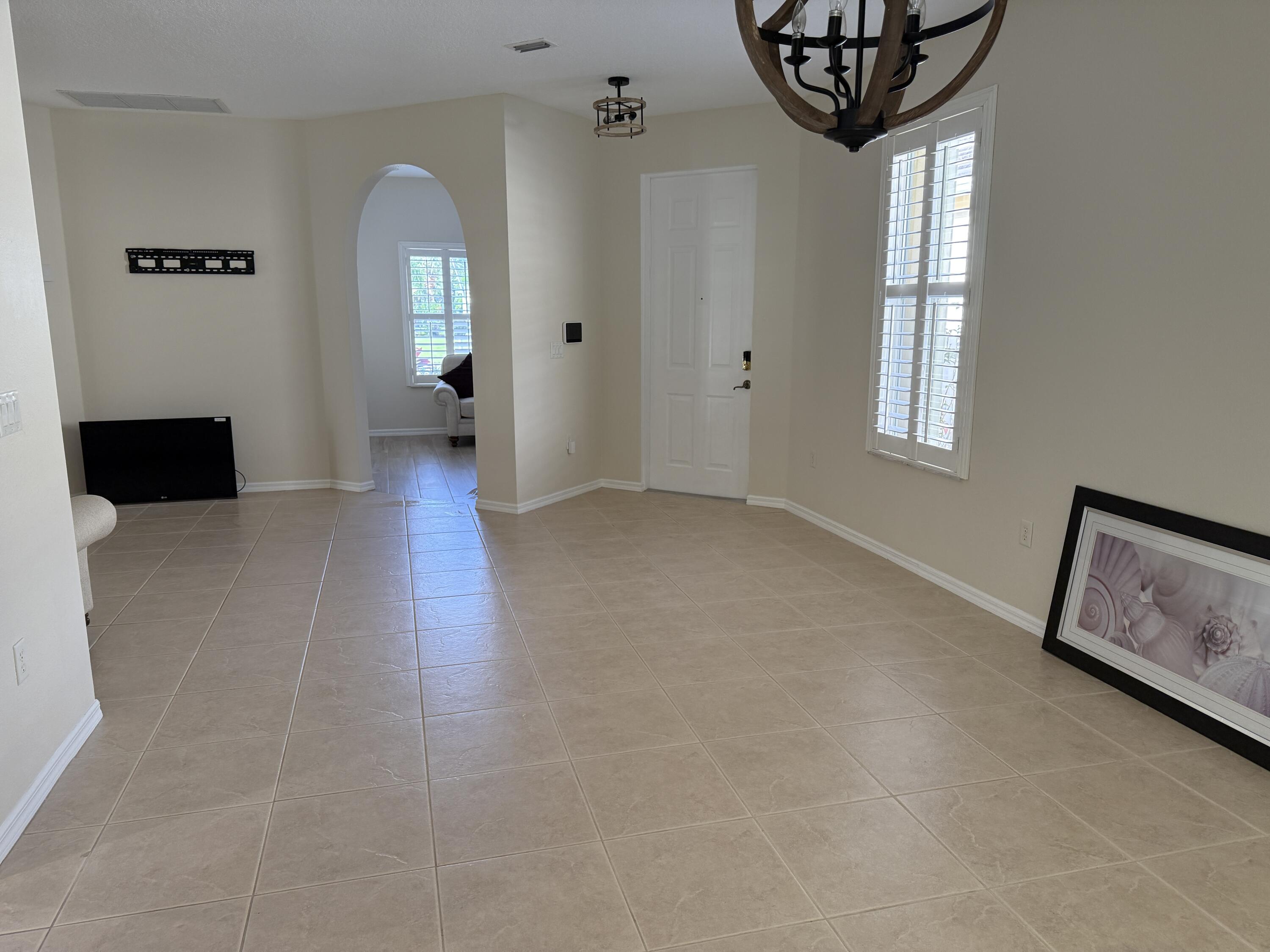 LAKE FOREST - Residential Lease