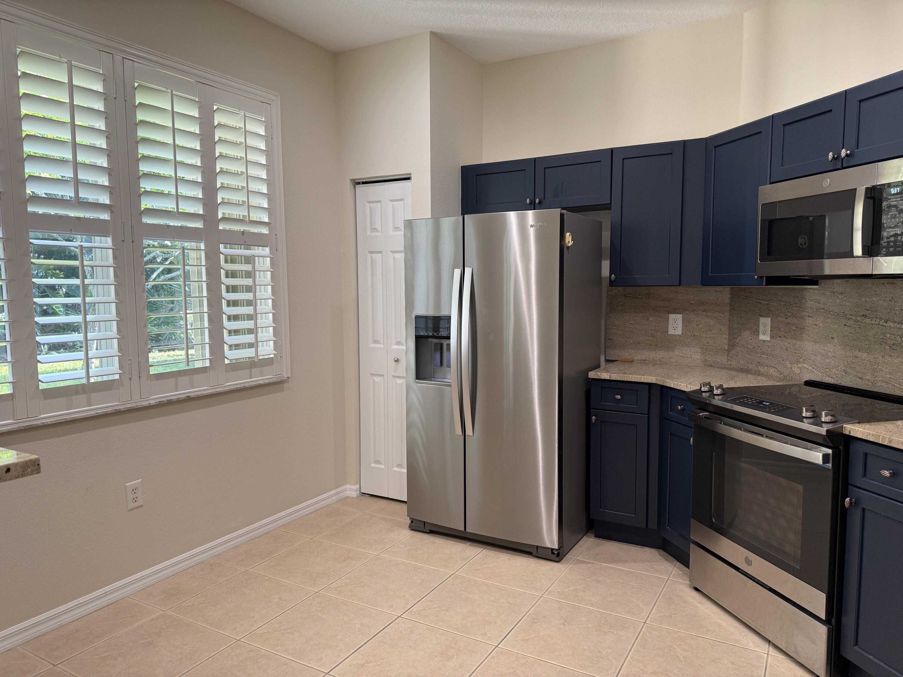 LAKE FOREST - Residential Lease