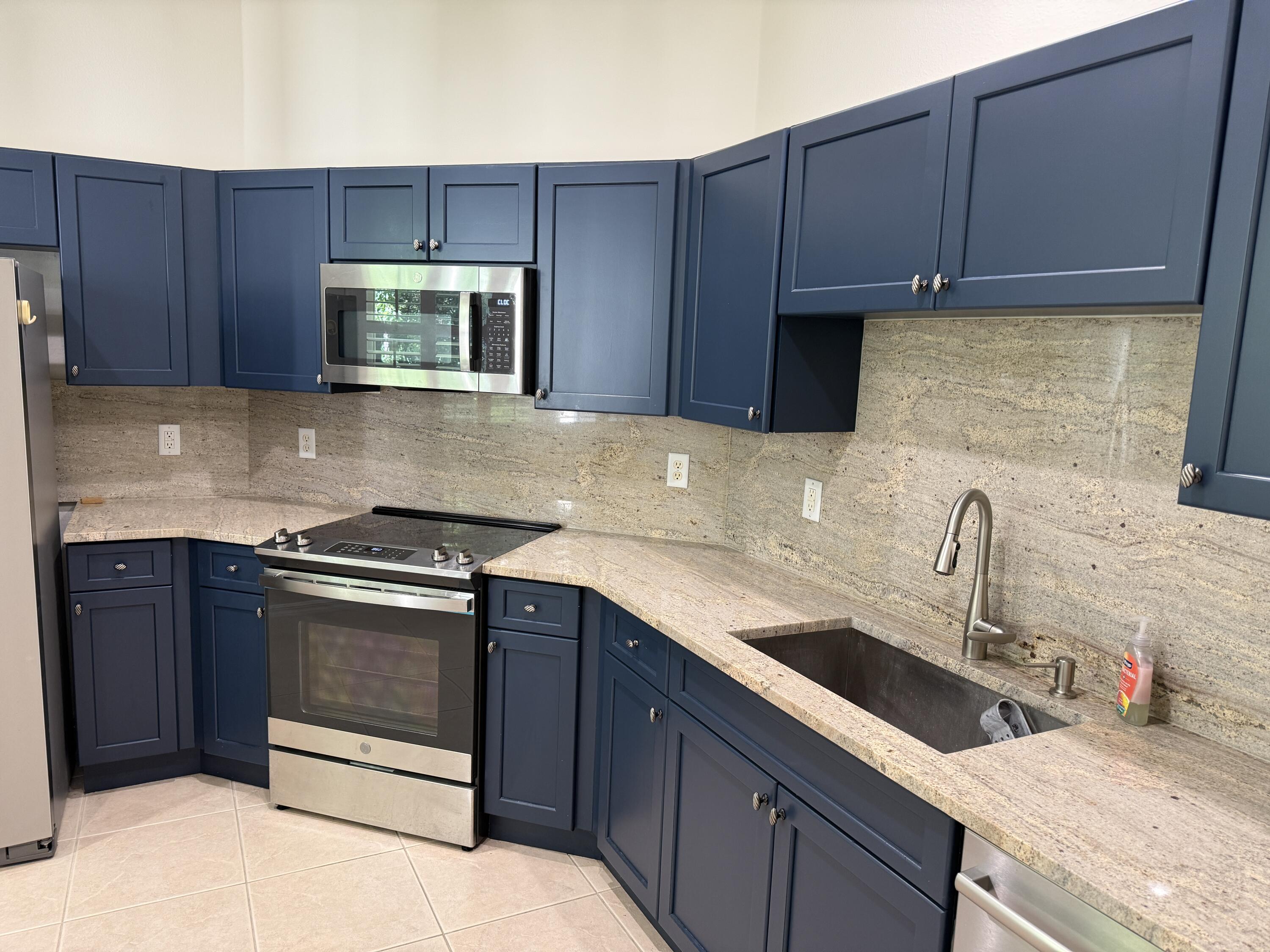LAKE FOREST - Residential Lease