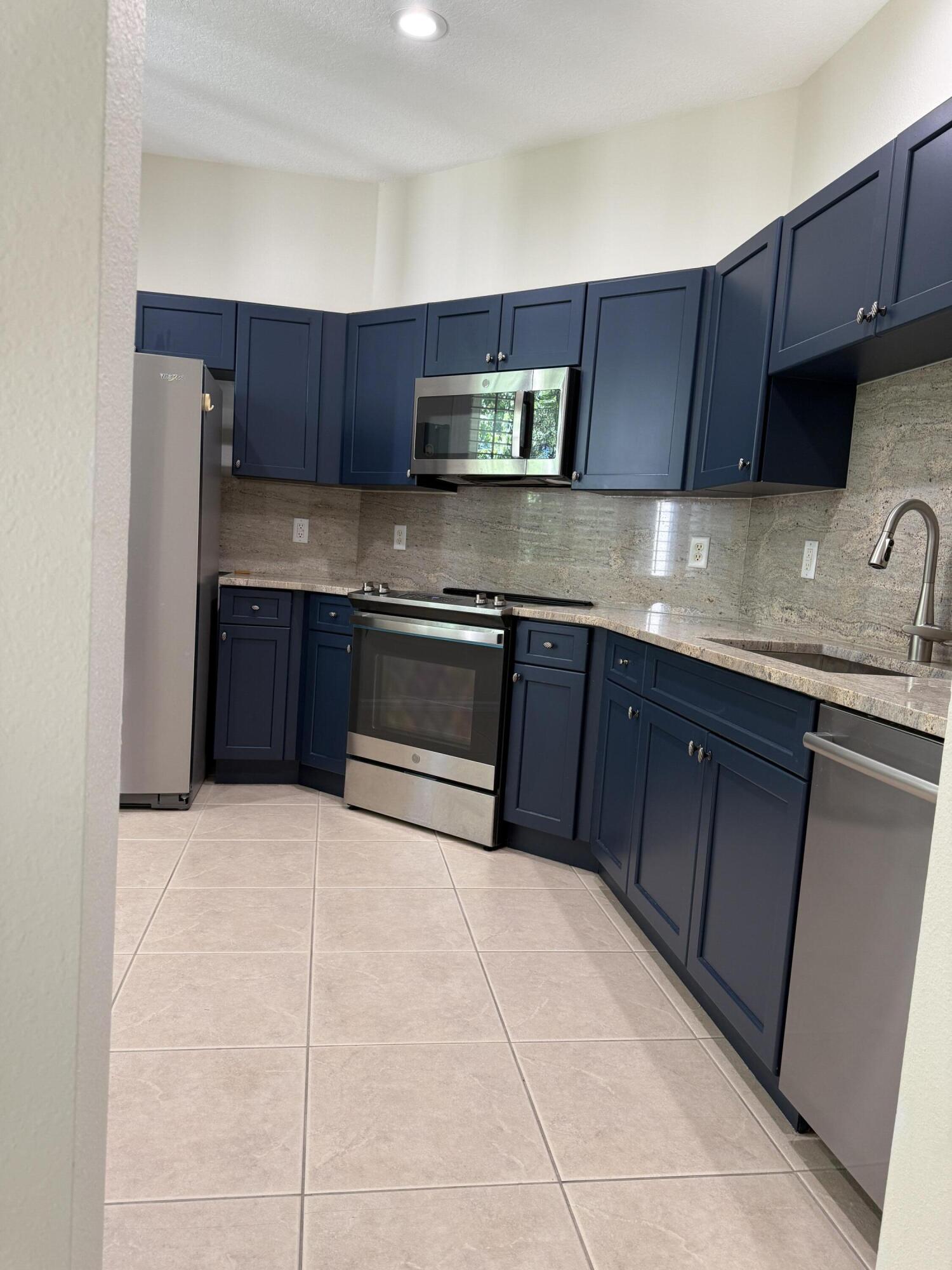 LAKE FOREST - Residential Lease