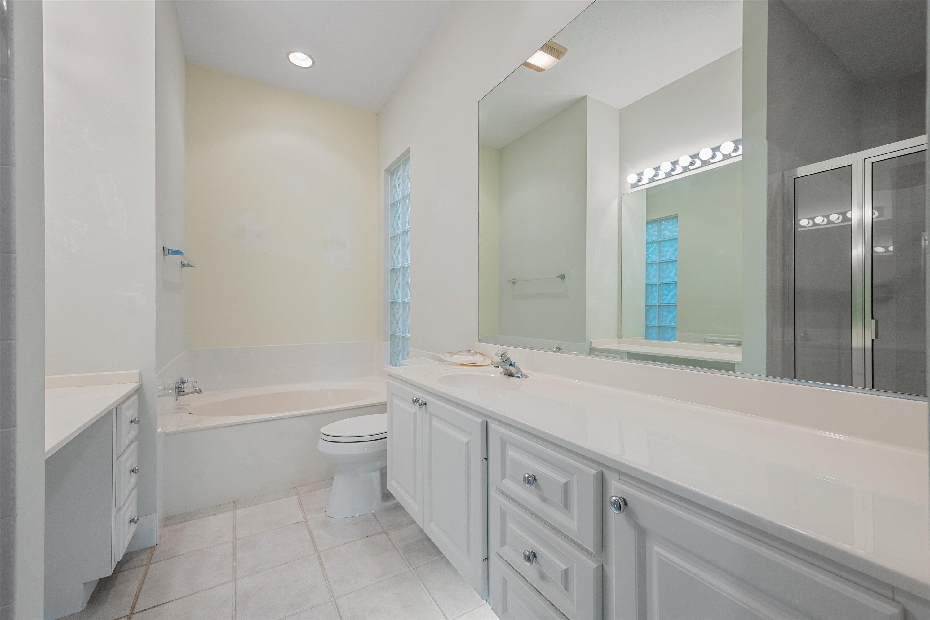 RIVERWALK 4 - Residential