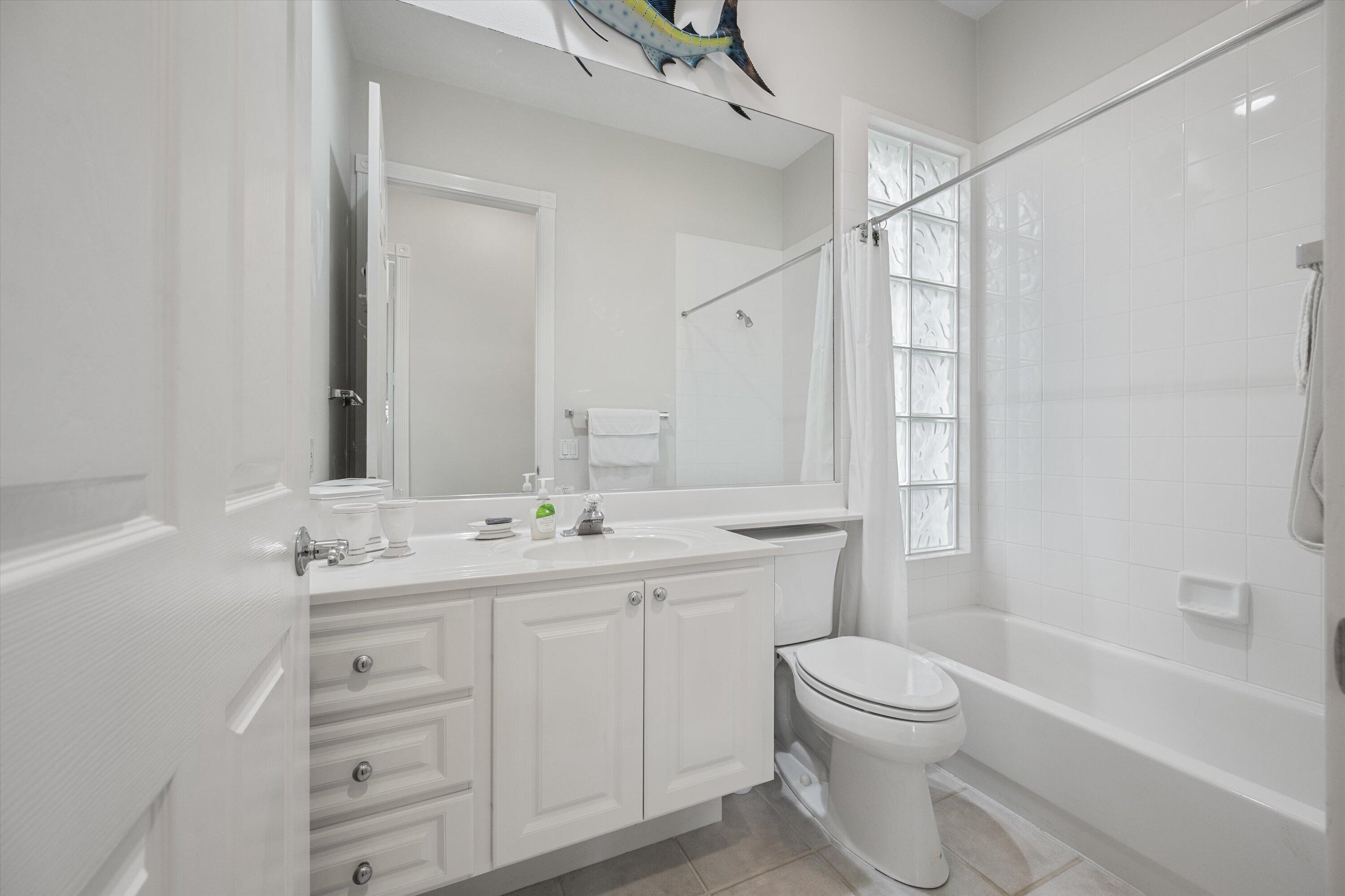 RIVERWALK 4 - Residential