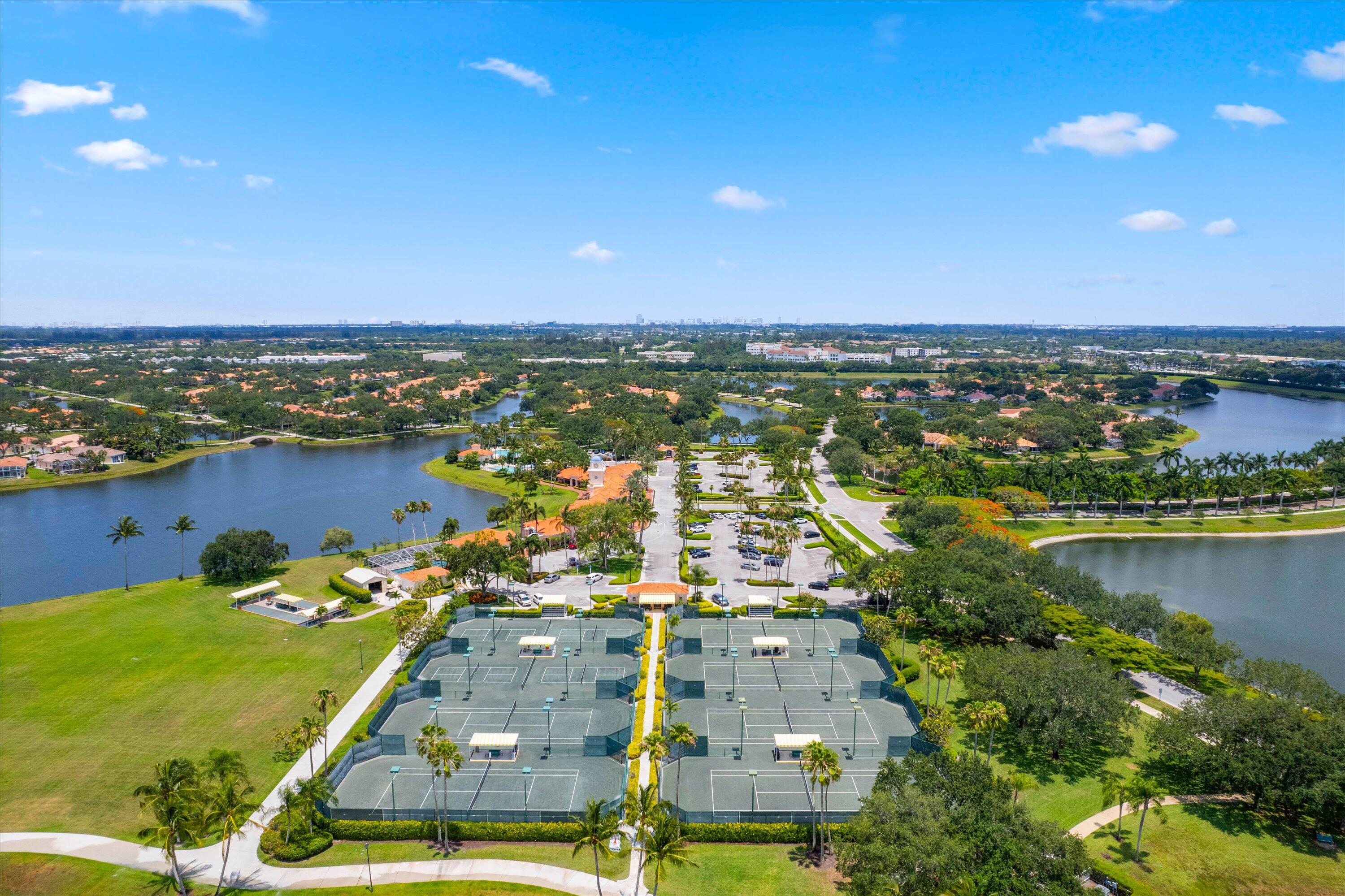 RIVERWALK 4 - Residential