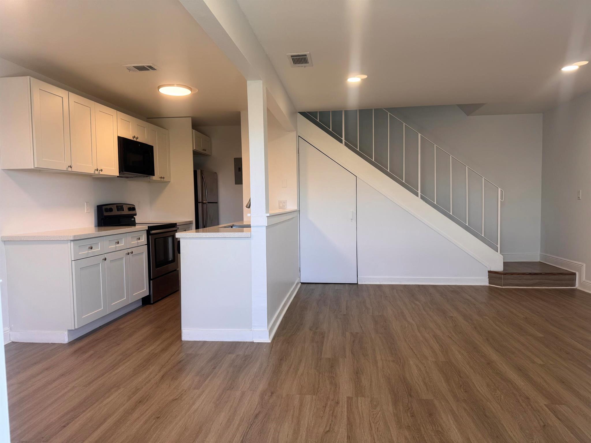 805 Tiffany Drive W 2