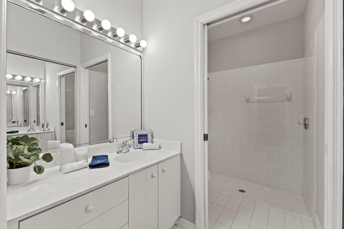 FLORAL LAKES 1 - Residential