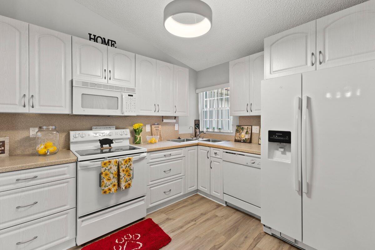 FLORAL LAKES 1 - Residential