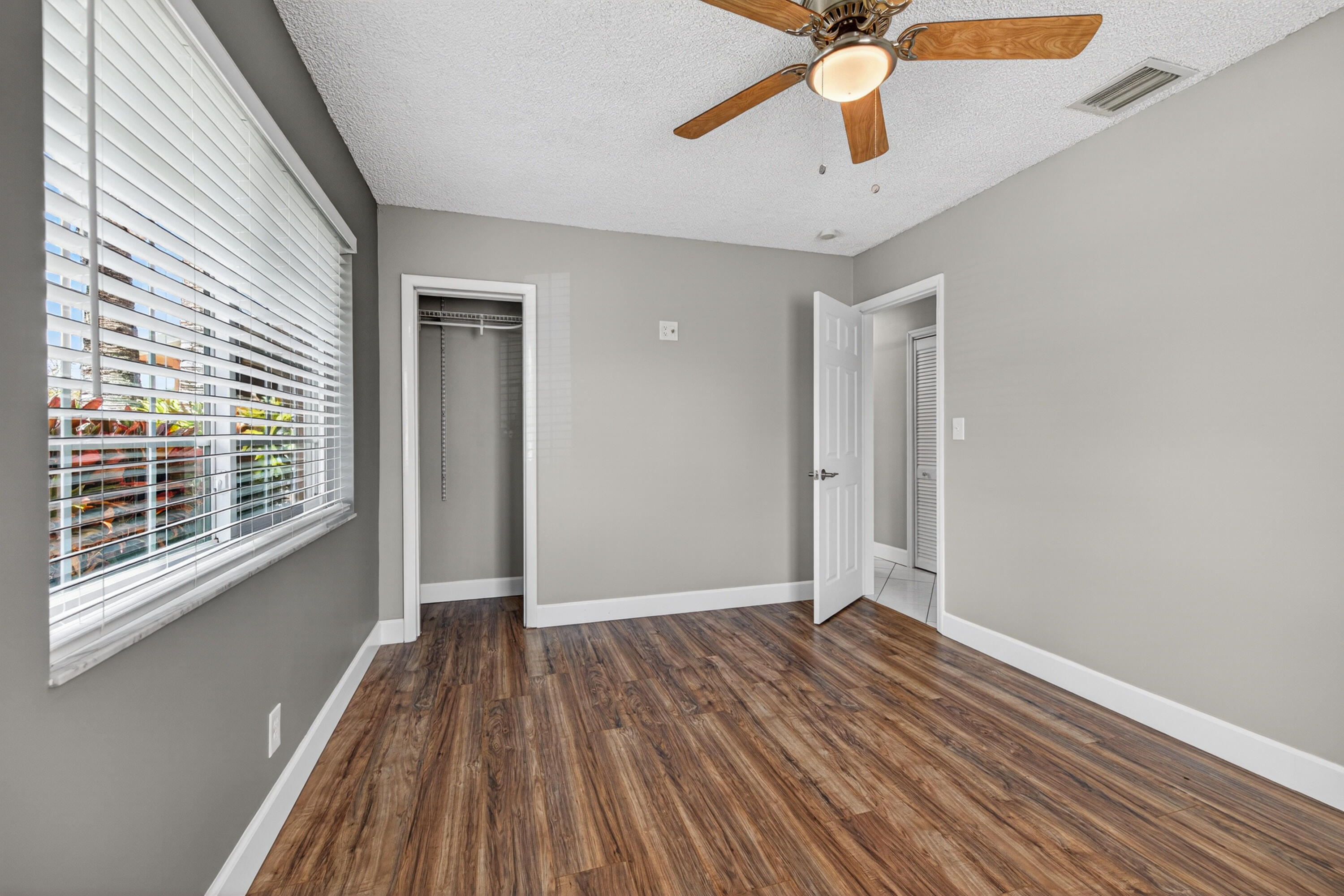 BOCA WOODS - Residential