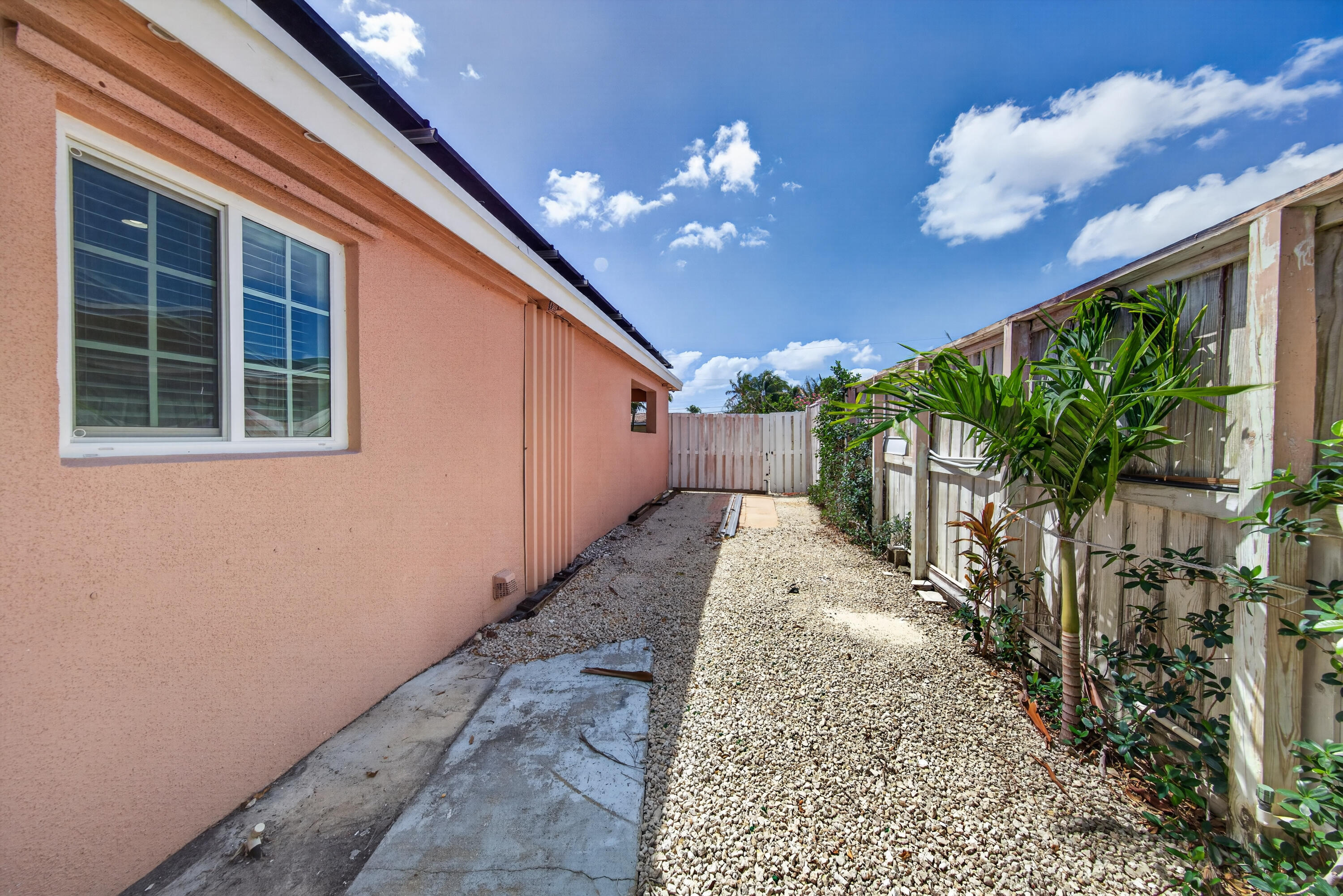 BOCA WOODS - Residential