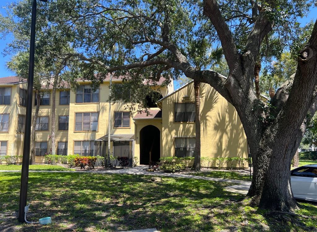 BOYNTON LANDINGS CONDO - Residential Lease