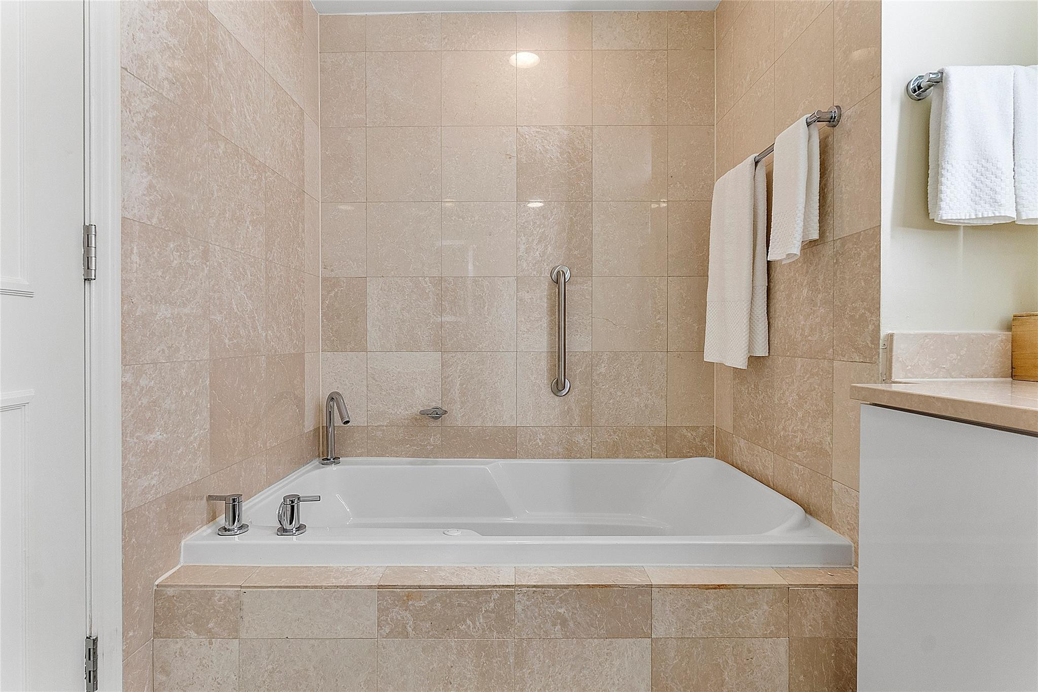 Q Club Resort & Residence - Residential