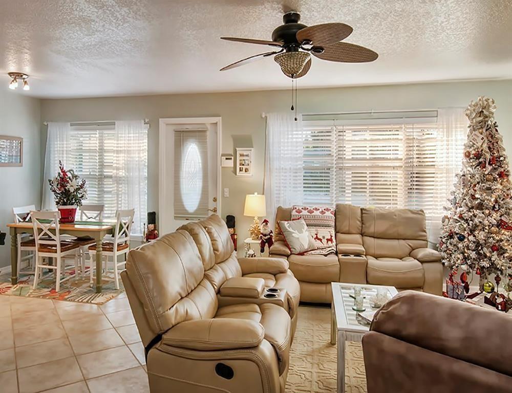 ROCKRIDGE SUB UNIT 3 - Residential Lease