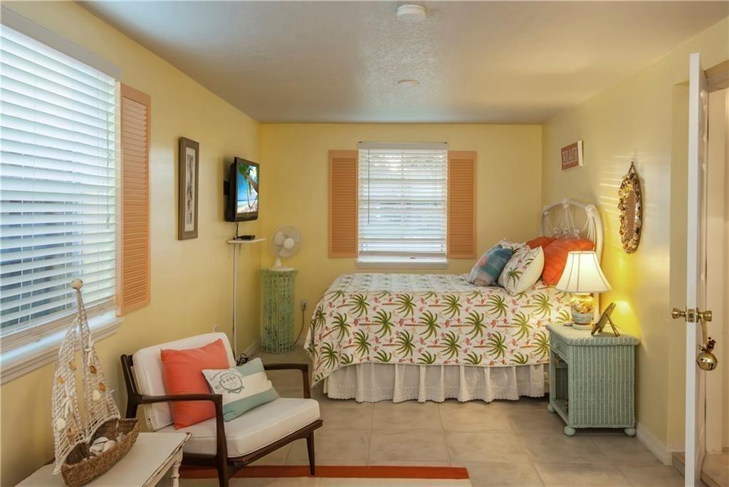 ROCKRIDGE SUB UNIT 3 - Residential Lease