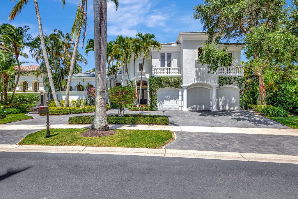 Photo of 108 Remo Place, Palm Beach Gardens, FL 33418 (MLS # R10986034)