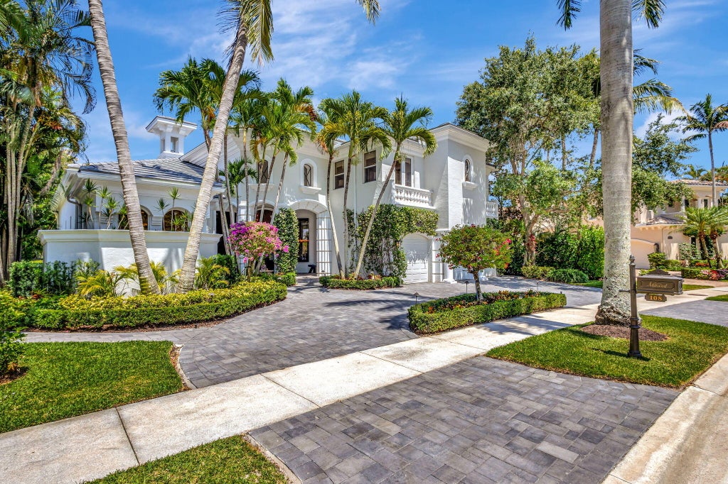 Photo of 108 Remo Place, Palm Beach Gardens, FL 33418 (MLS # R10986034)