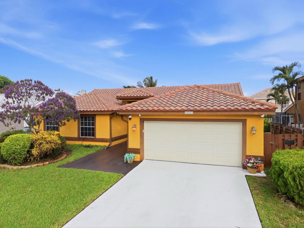 Photo of 8862 Jaspers Drive, Boynton Beach, FL 33472 (MLS # B26040413)