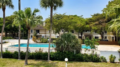 2710 Riverside Dr Unit 202, Coral Springs, FL MLS: F10493420