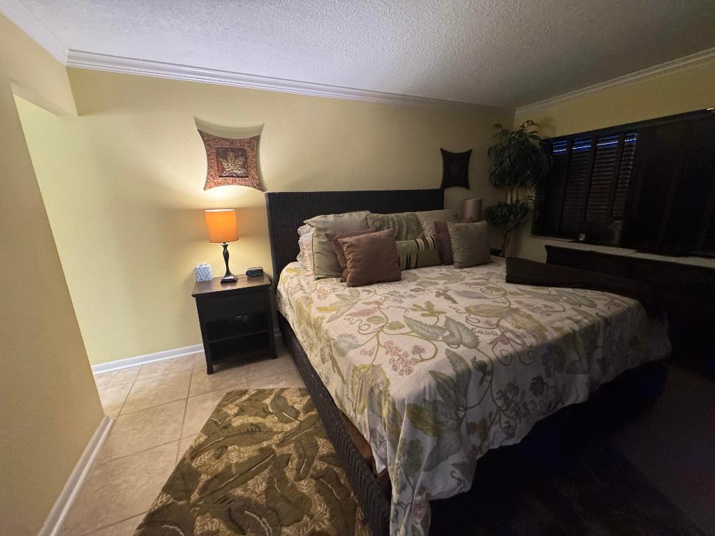 OCEAN HARBOUR SOUTH CONDOMINIUM - Residential Lease