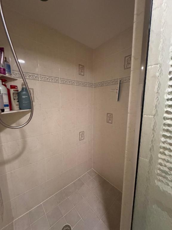 OCEAN HARBOUR SOUTH CONDOMINIUM - Residential Lease